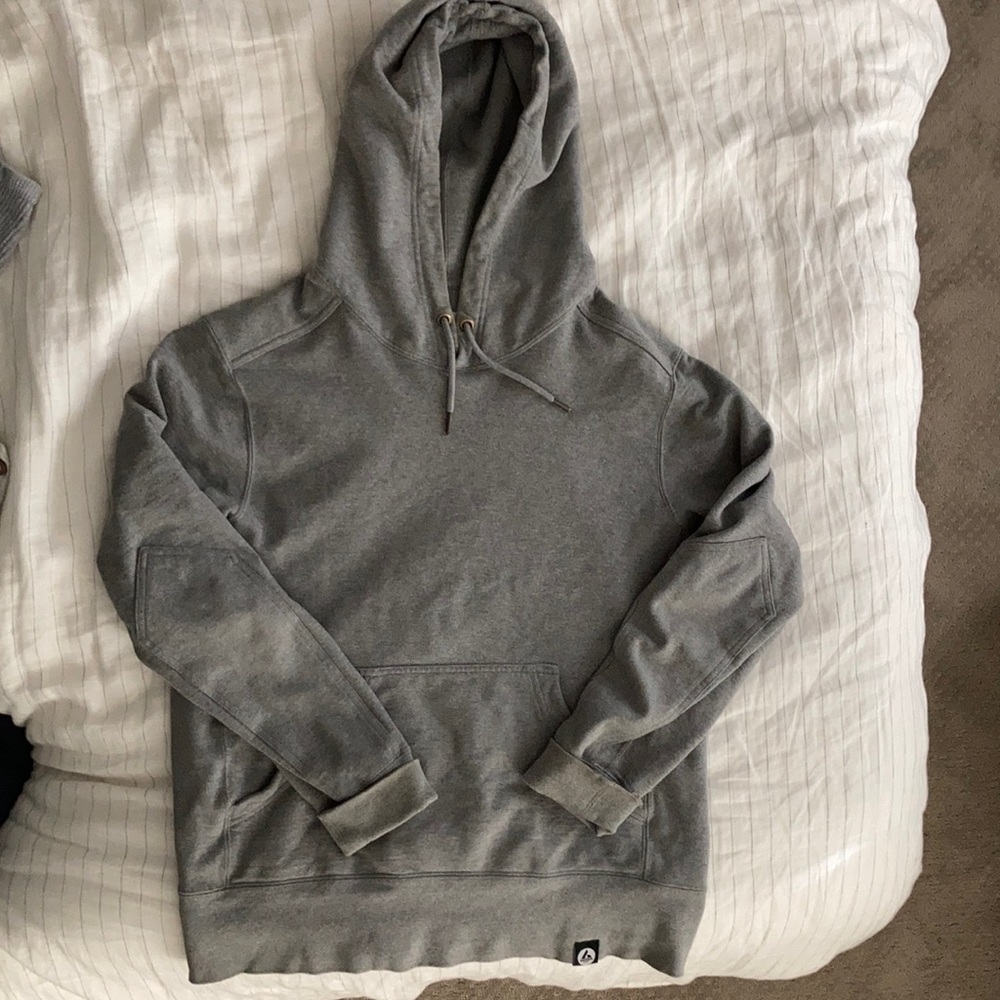 American Giant classic pullover hoodie